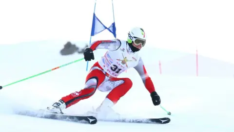 Facebook Cilliers skiing