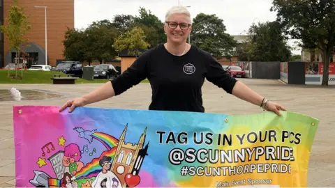 Donna Clifford Abi Pullin