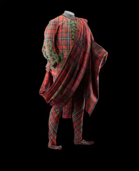 National Museums Scotland hynde cotton suit three quarter view