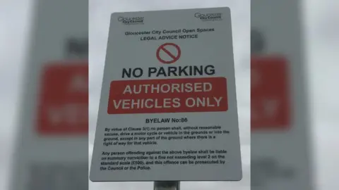 LDRS Signs warning motorists about the bylaw