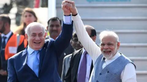 Getty Images Israeli Prime Minister Benjamin Netanyahu (left) met his Indian counterpart Narendra Modi in Delhi