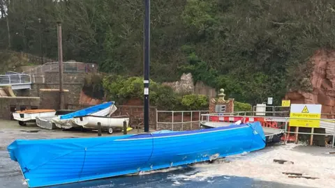 Lynne Rattue Gig boat in the road