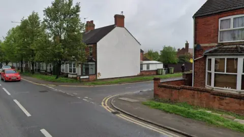 Google Irthlingborough Road, Finedon, close to the junction with Oxford Street