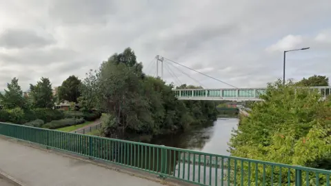 Google The River Don, from Meadowhall Way, Sheffield