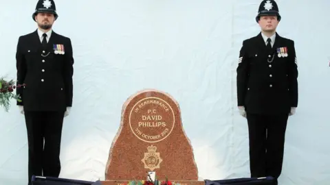 PA Memorial to PC Dave Phillips