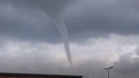 Funnel cloud