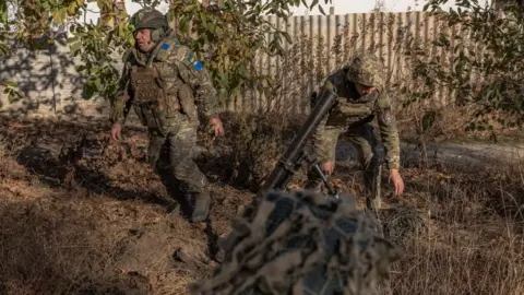 Ukraine war: Army claims foothold on bank of Dnipro river in south