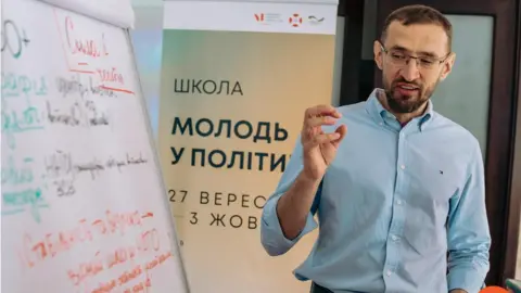 RMA At the start of the war Sasha Bondarenko worked as a communications expert and media trainer