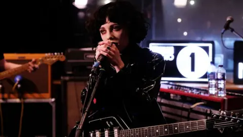 Pale Waves