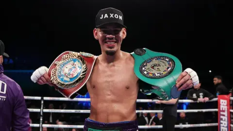 Diego Pacheco celebrates after beating Jack Cullen