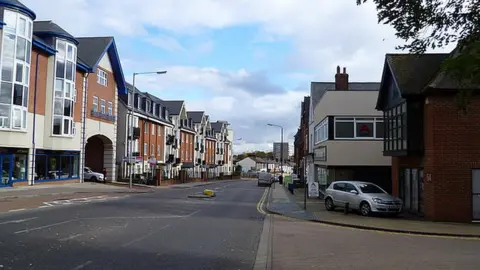 Geograph/Jeremy Bolwell London Road, St Albans