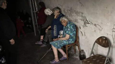 AFP People sheltering in Lysychansk, 7 June