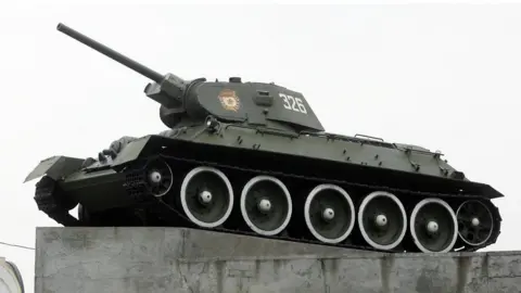 AFP Soviet T-34 tank memorial in Moscow - file pic