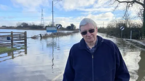 Lincolnshire flooding Dunham Bridge remains closed