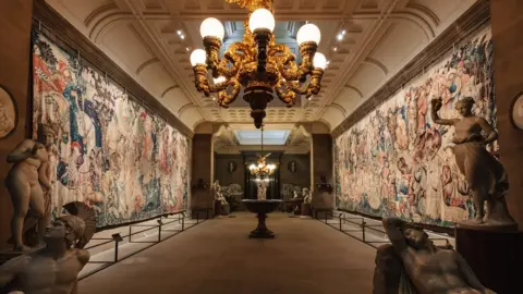 India Hobson/Haarkon Sculpture Gallery