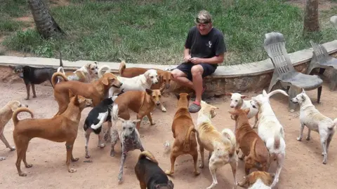 Street Dog Watch Steve Muscroft