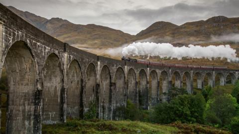 Harry Potter fans warned after near misses on Glenfinnan Viaduct - BBC News