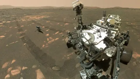 Nasa Selfie of helicopter and rover