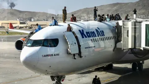 Getty Images Kam air flight in Kabul 16 Aug