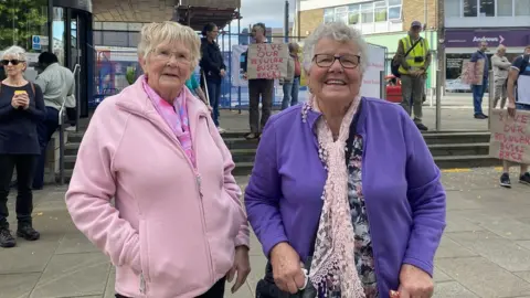 John Wimperis SIsters Margaret Dando (left) and Janet Stevens (right)