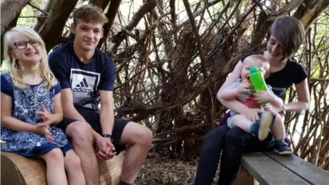 Family photo Alan Minard and siblings