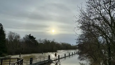 Esther Johnson  SATURDAY - Iffley Lock on the River Thames