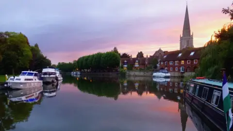 Paul Carrera Pink sunset over West St Helen's Quay, Abingdon