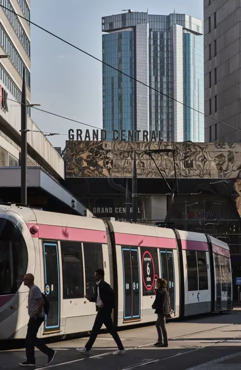 Bhavesh Patel (@8haveshp) A scene outside Birmingham New Street Station