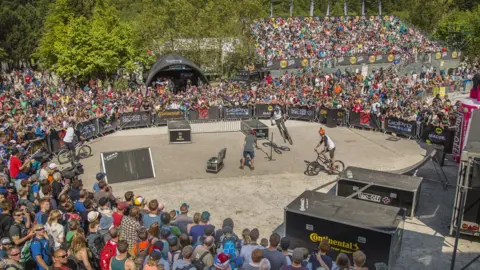 Drop and Roll Drop and Roll