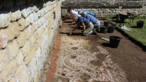 NAtional Trust/PA Roman Villa