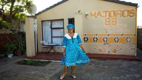 Samantha Reinders/Airbnb Maria Maile