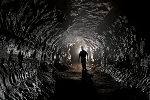 Brendan Marris Ogof Ffynnon Ddu cave, Brecon Beacons, Wales