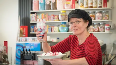 Gilbert Johnston Karen Watson from Quakes for Shakes