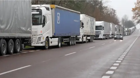 BBC/Matthew Goddard truck queue