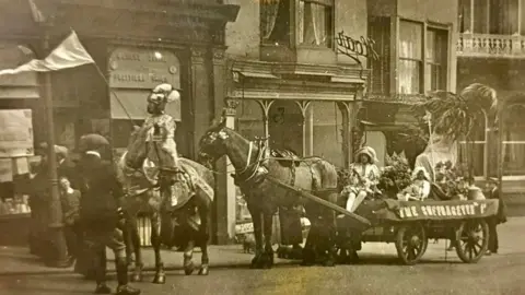 North Yorks Art School  The WSPU members