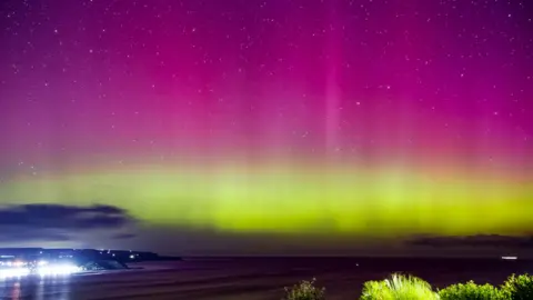 BBC Weather Watchers / godinspells The Northern Lights in Scarborough, North Yorkshire