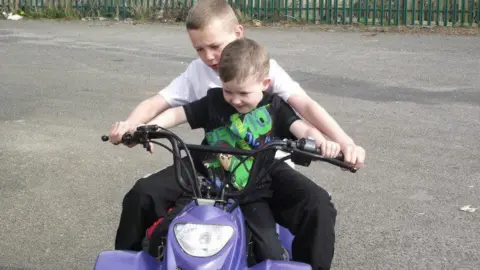 Family photo Cameron and Cyle Gosling