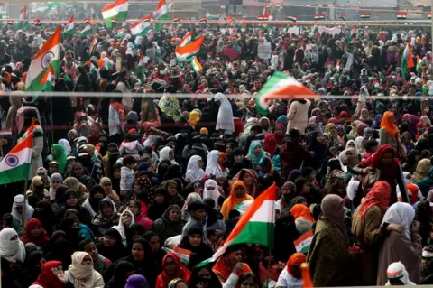 Getty Images Indian Muslim women protest against the Citizenship Amendment Act and the National Register of Citizens in Lucknow, India on January 26, 2020.