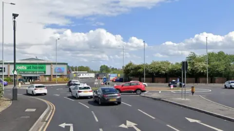 Google Stoneferry Road roundabout in Hull