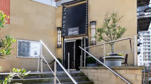 Mumtaz Mumtaz restaurant