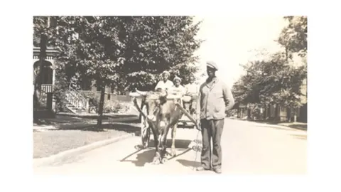 Courtesy Nova Scotia Archives Thomas Beals family of North Preston, Clara Dennis, photographer, 1930s; NSA, Clara Dennis fonds, 1983-468 no. 106