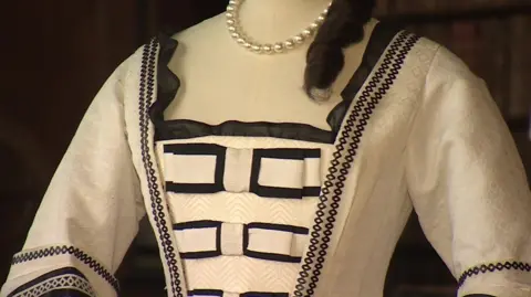 Sandy Powell costume