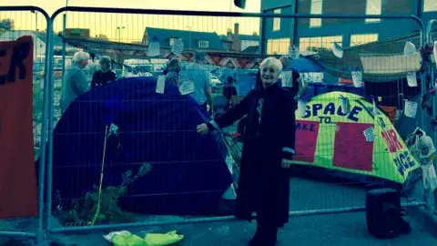Victoria Weaver Protestors at Painters Yard, Colchester