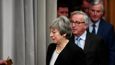 Getty Images theresa may and jean claude juncker