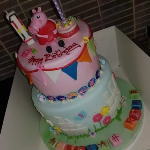 Leah O'Brien Peppa Pig cake bought for Akeelah Rose