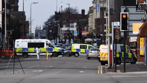 @SnapperSK Police on Trinity Way