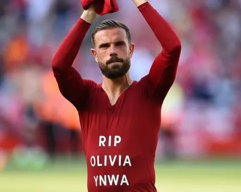 Getty Images Jordan Henderson wears shirt in tribute to Olivia