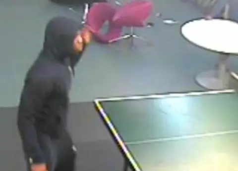 Metropolitan Police CCTV teenager with knife