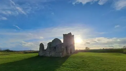 BBC Weather Watcher MarkieB SATURDAY - Knowlton Church near Wimborne St Giles