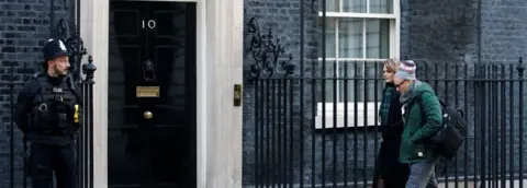 Reuters Arrivals for cabinet